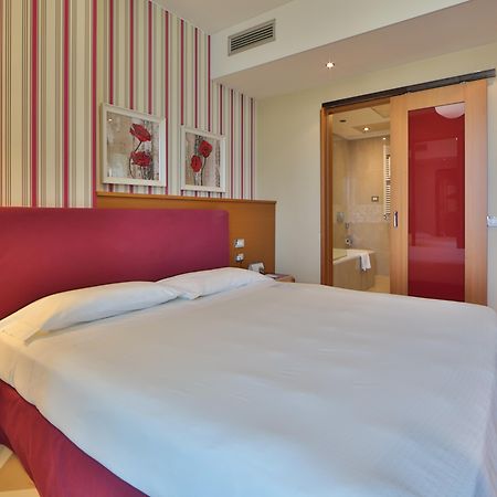Una Hotels The One Milano Hotel & Residence San Donato Milanese Esterno foto