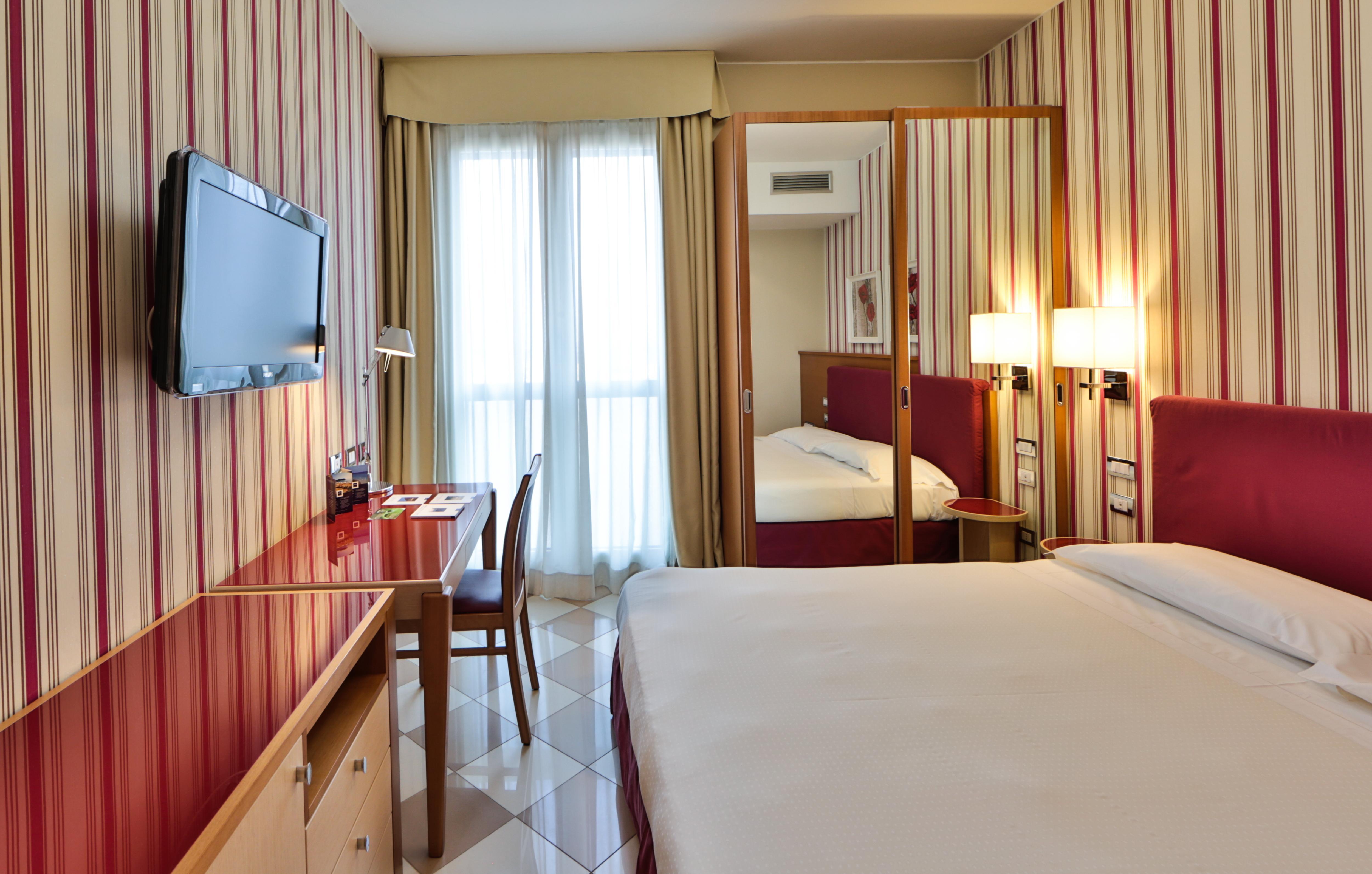 Una Hotels The One Milano Hotel & Residence San Donato Milanese Esterno foto